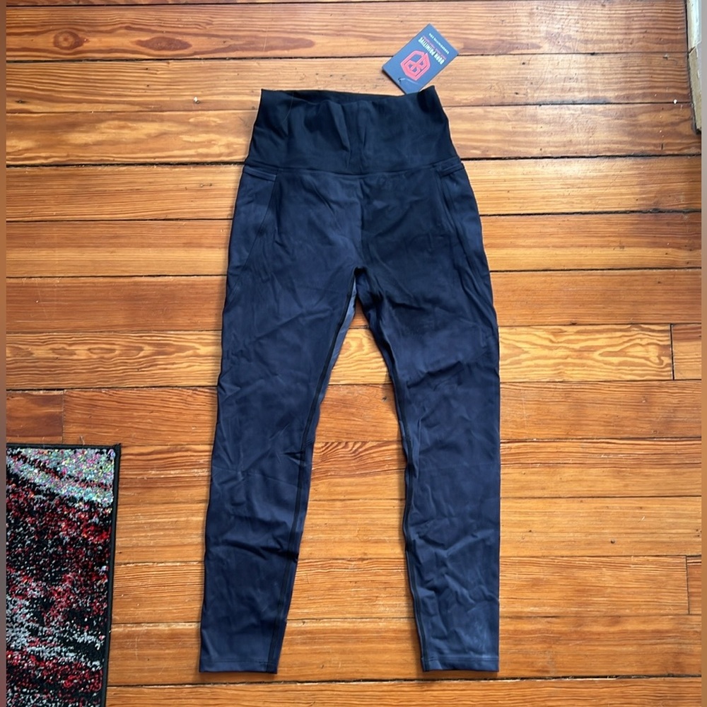 Born Primitive Size Medium Eccentric Leggings Obsidian RARE COLOR || NWT